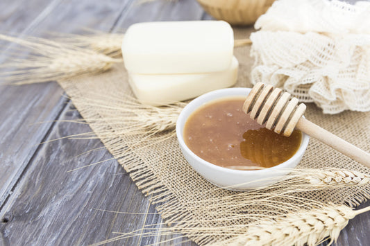 Image représentant des produits naturels pour réaliser un pansement au miel