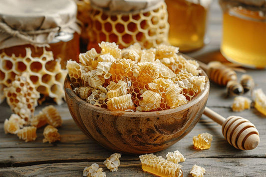 Belle image représentant la propolis pure et brute.